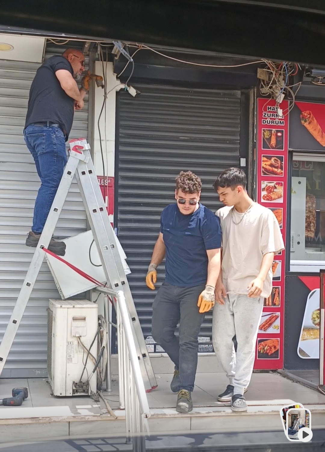 Kepenk Motoru Çalışıyor Ama Kepenk Açılmıyor! Sebepleri ve Profesyonel Çözüm Yöntemleri