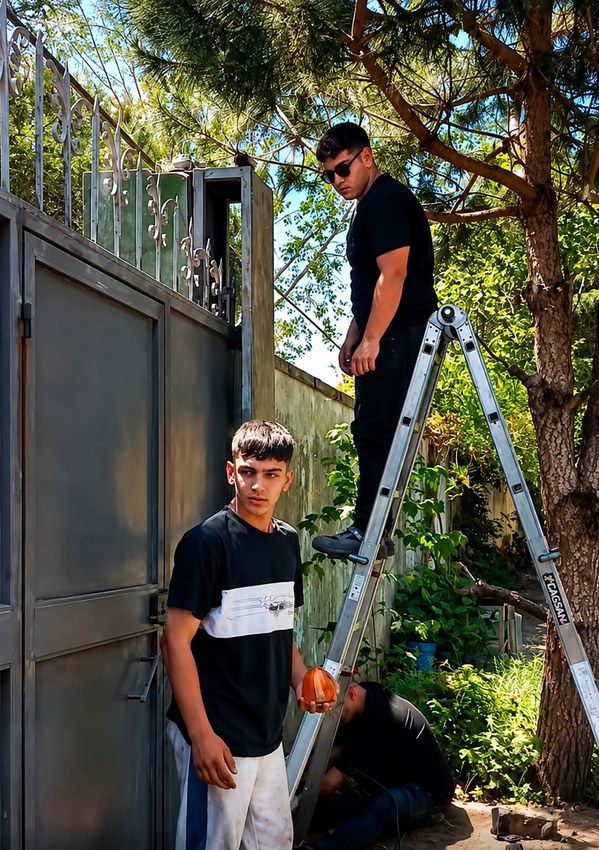 Yana Kayar Bahçe Kapısı